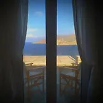 με πανοραμική θέα στη θάλασσα & ιδιωτική παραλία * Koumari