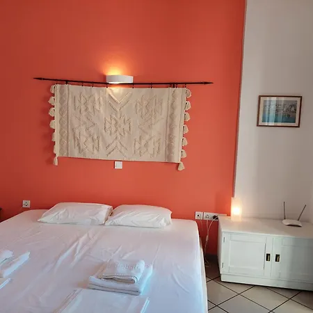 Διαμέρισμα Με Πανοραμική Θέα Στη Θάλασσα & Ιδιωτική Παραλία *