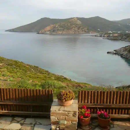 Διαμέρισμα Με Πανοραμική Θέα Στη Θάλασσα & Ιδιωτική Παραλία *