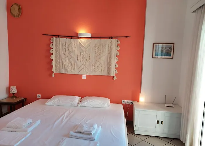 Διαμέρισμα Με Πανοραμική Θέα Στη Θάλασσα & Ιδιωτική Παραλία *