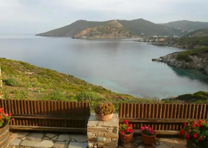 Διαμέρισμα Με Πανοραμική Θέα Στη Θάλασσα & Ιδιωτική Παραλία *